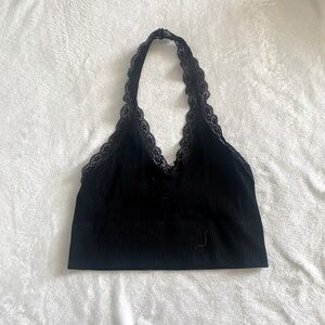 Elegant Black Woolen Wrap: A Fashionable Statement Piece